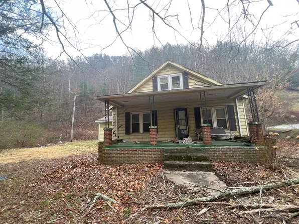 7118 Deskins Rd, Vansant, VA 24656