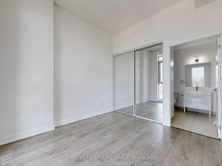 297 College St #722 — Photo 9