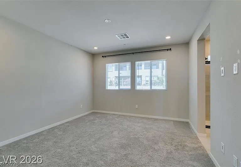 109 Medianoche St — Photo 37