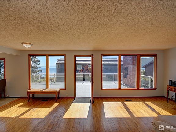 4th image of 4607 Anaco Beach Road