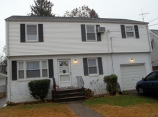 501 Florence Rd, Mineola, NY 11501