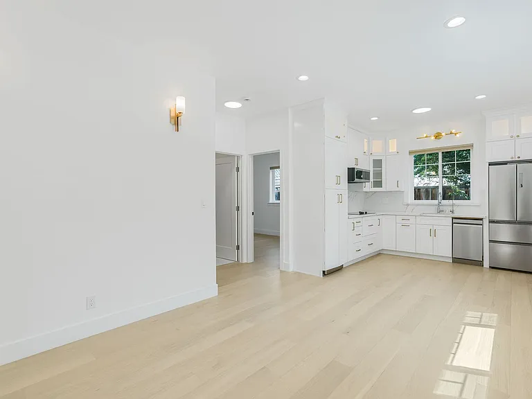 1217 Hester Ave — Photo 14