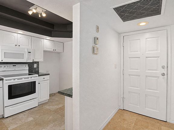 3rd image of 2871 N OCEAN Boulevard #C309