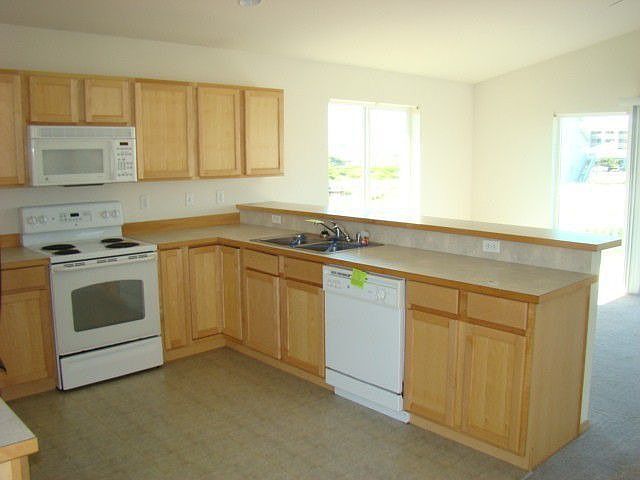 1st image of 1326 N Jetty Ave