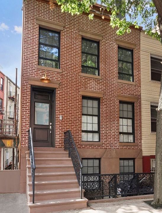 1st image of 482 Waverly Ave