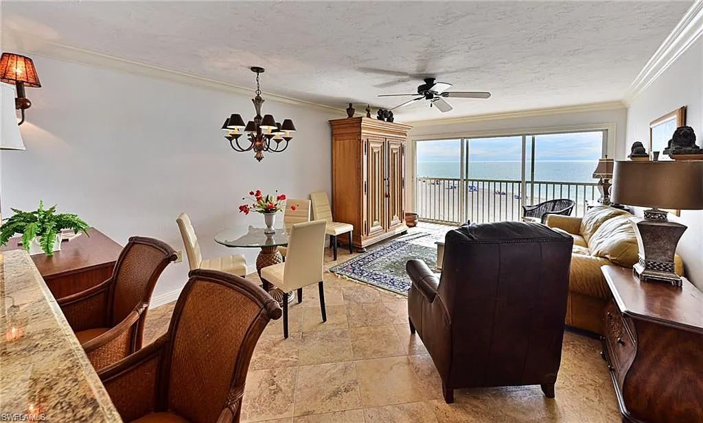 2 bed, 2.0 bath, 984 sqft, $7,900 — Photo 4