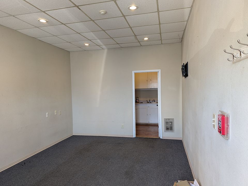 1st image of 3872 Center St