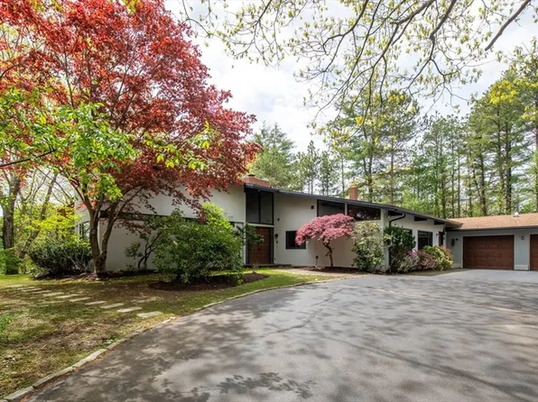 4 Lothrop Cir, Lexington, MA 02420
