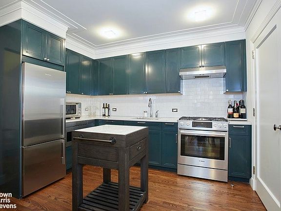 3rd image of 25 Central Park W APT 11Y