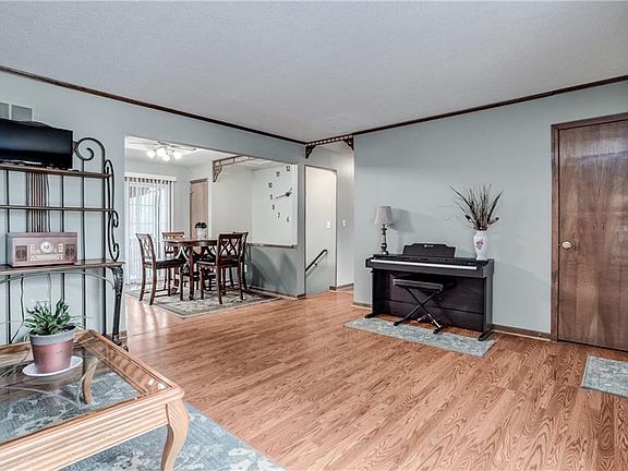 5th image of 7011 Michael Ln