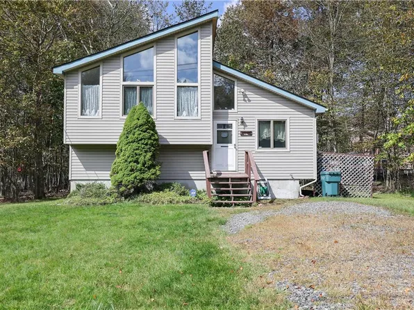1105 Knollwood Dr, Tobyhanna, PA 18466