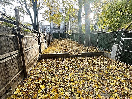 2nd image of 812 Saint Johns Pl #1E