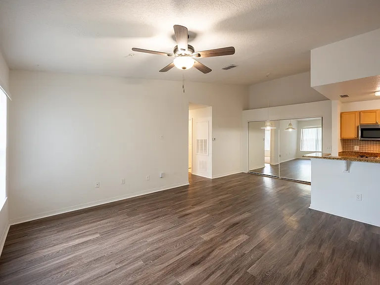 Enterprise Cove Apts — Photo 5