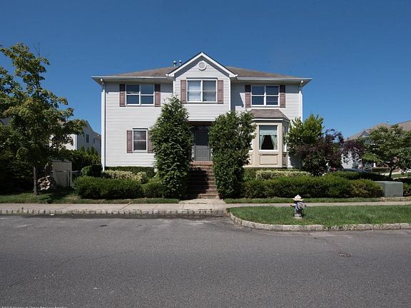 2nd image of 900 Twin Oaks Dr