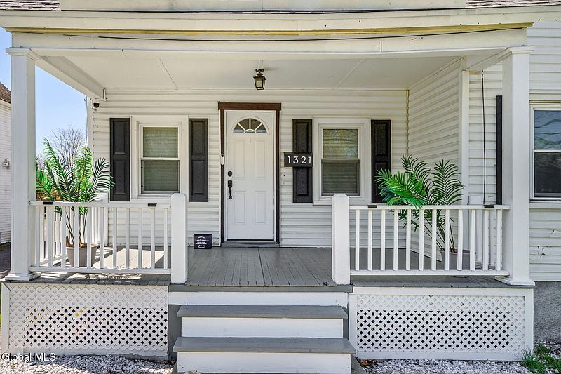 2nd image of 1321 Helderberg Avenue