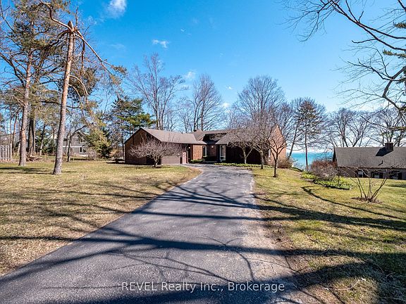 5th image of 254 Prospect Point Rd S
