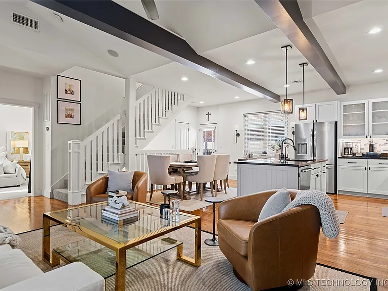 1407 S Saint Louis Ave #B — Photo 17