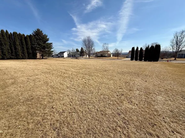 19th Street #16, Baraboo, WI 53913
