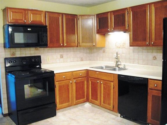 5th image of 7211 Creekview Dr Unit 1-J