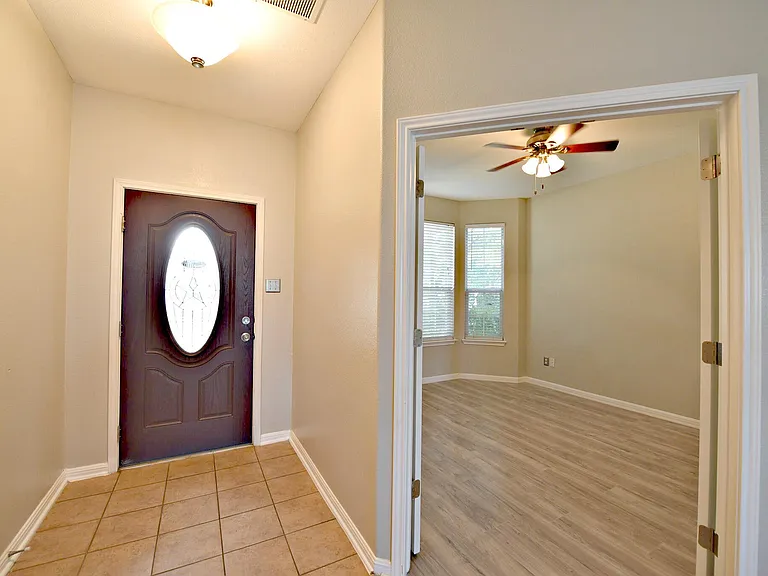2806 Stirrup Cv — Photo 3