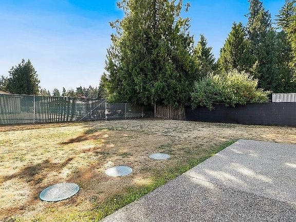 4th image of 31725 78th Dr NW #B