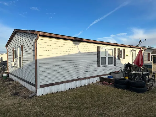 5123 Stone Terrace Dr, Whitehall, PA 18052