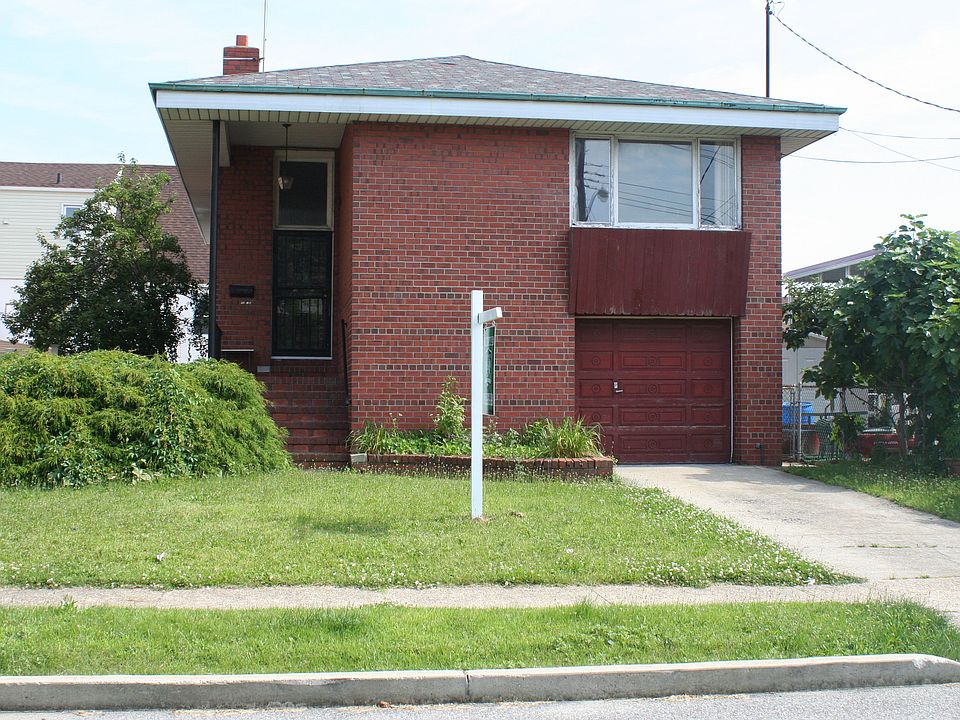 1st image of 9516 163rd Ave