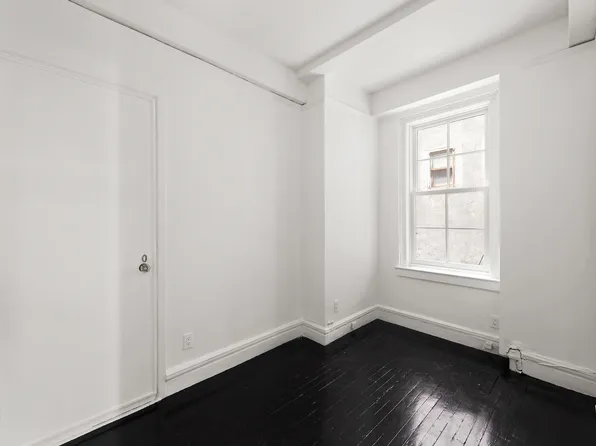 35 West 9th Street image 8 of 10