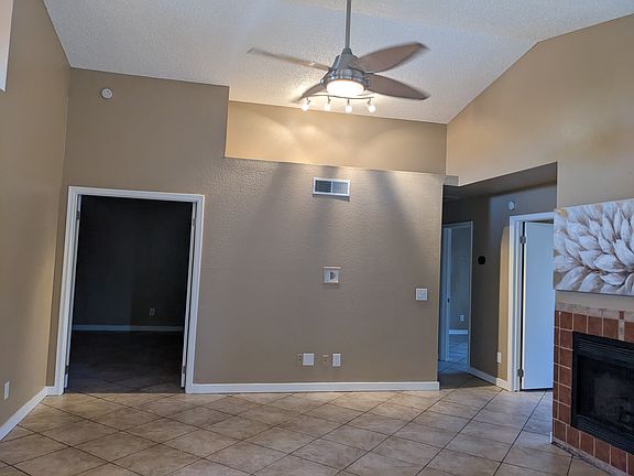 3rd image of 4293 W Park Ave
