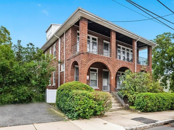 33 Spring St, Somerville, MA 02143