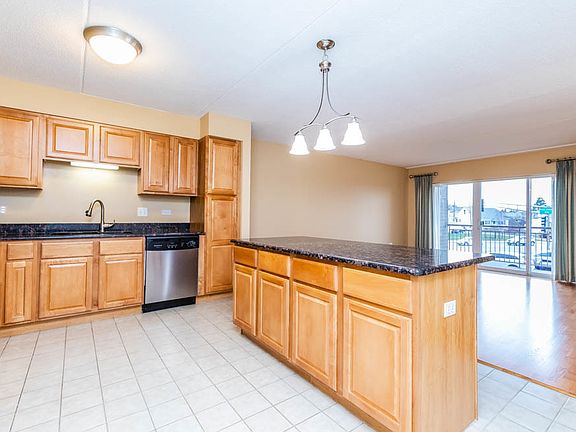 3rd image of 6759 W Forest Preserve Ave APT 205