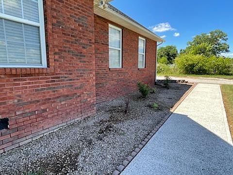 3rd image of 720 Dyer Ln