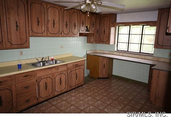 3rd image of 30 Godier Dr