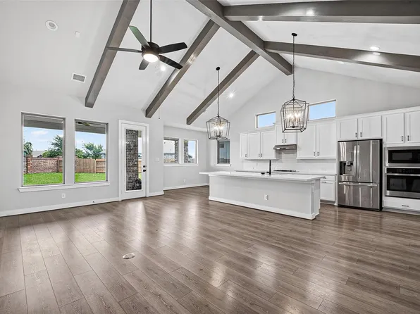 2600 Golden Palms Ln, La Marque, TX 77568