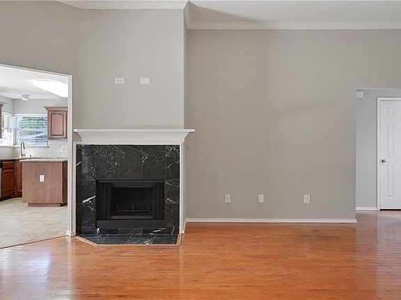 5th image of 3437 Mayflower Ct
