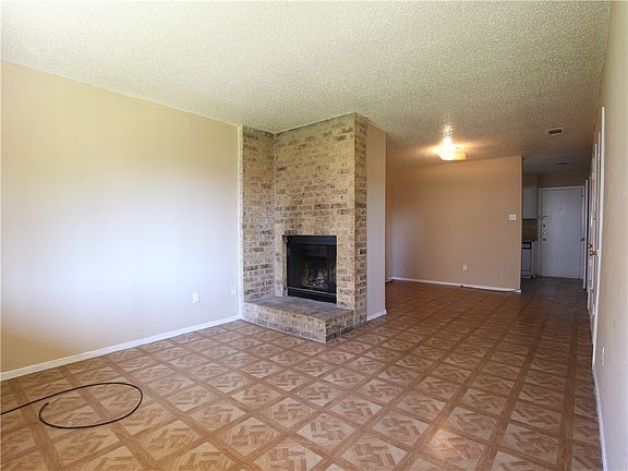 4th image of 6911 Wentworth Dr