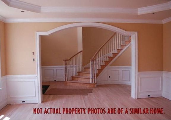 4th image of 14 Martins Ct