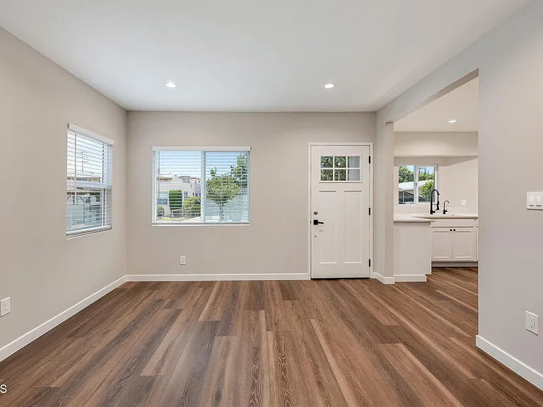 4419 Corliss St — Photo 3
