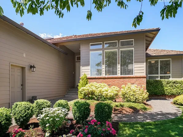 12035 SE Grand Vista Dr, Clackamas, OR 97015