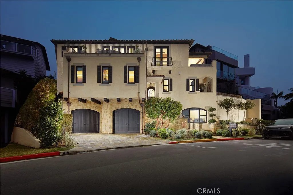 5 bed, 4.5 bath, 3719 sqft, $80,000 — Photo 1