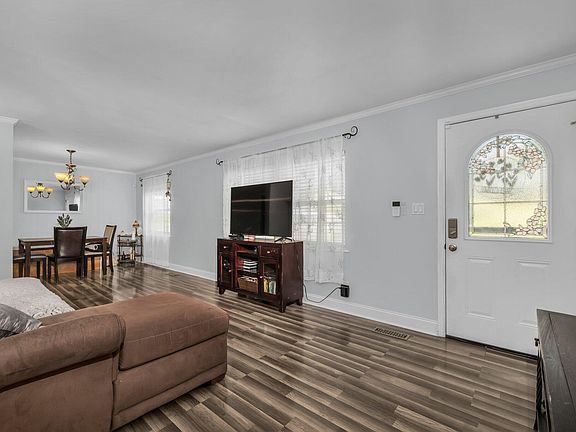 5th image of 3611 Gleason Dr