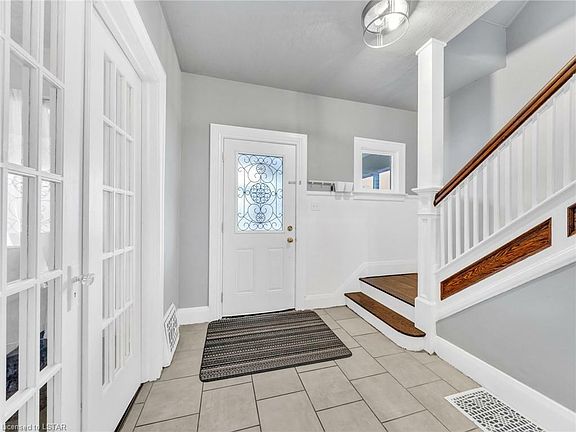 2nd image of 1081 Pelissier St