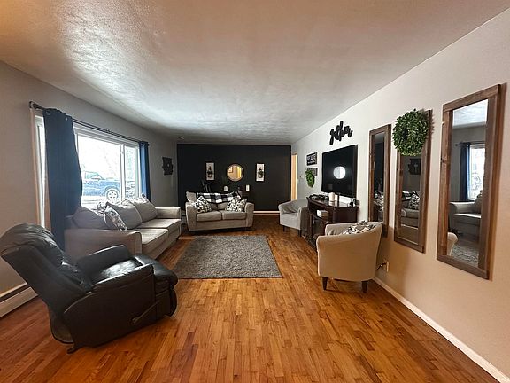 4th image of 3000 Woodland Dr