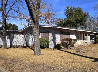 802 N Pecan St, Fredericksburg, TX 78624