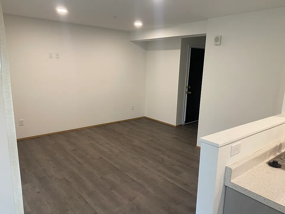 7703 59th Ave W #3