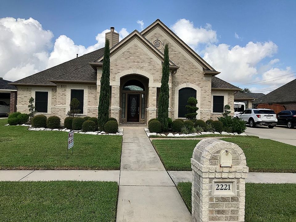 1st image of 2221 W Lonesome Dove Dr