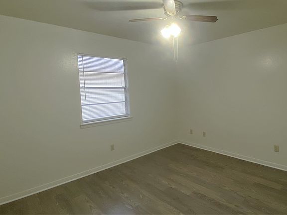 2nd image of 715 San Saba Dr
