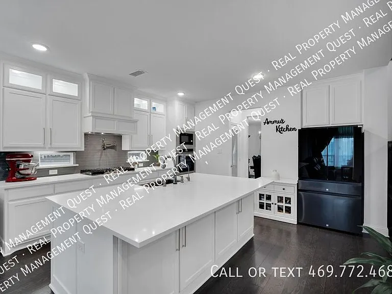 1767 Shumard St — Photo 12