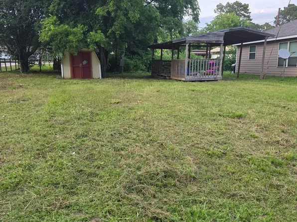 11369 Underwood St, Willis, TX 77318