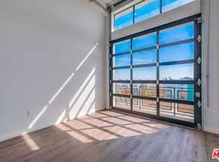 3279 San Marino #302, Los Angeles, CA 90006